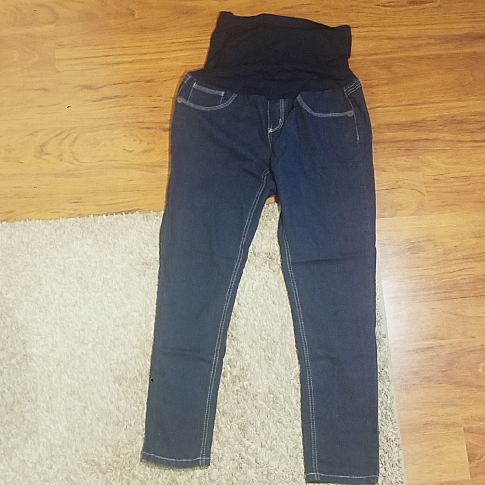 Over the belly jeans